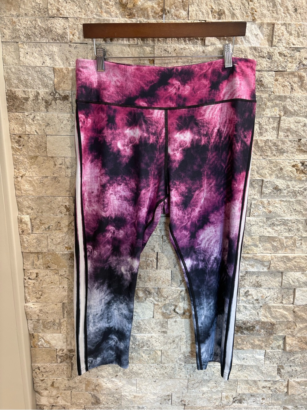 Fila Girls Pink and Black Tie-Dye Leggings with Side Stripes size XL‎